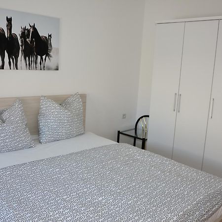 Taris Apartment เซนญ์ ภายนอก รูปภาพ
