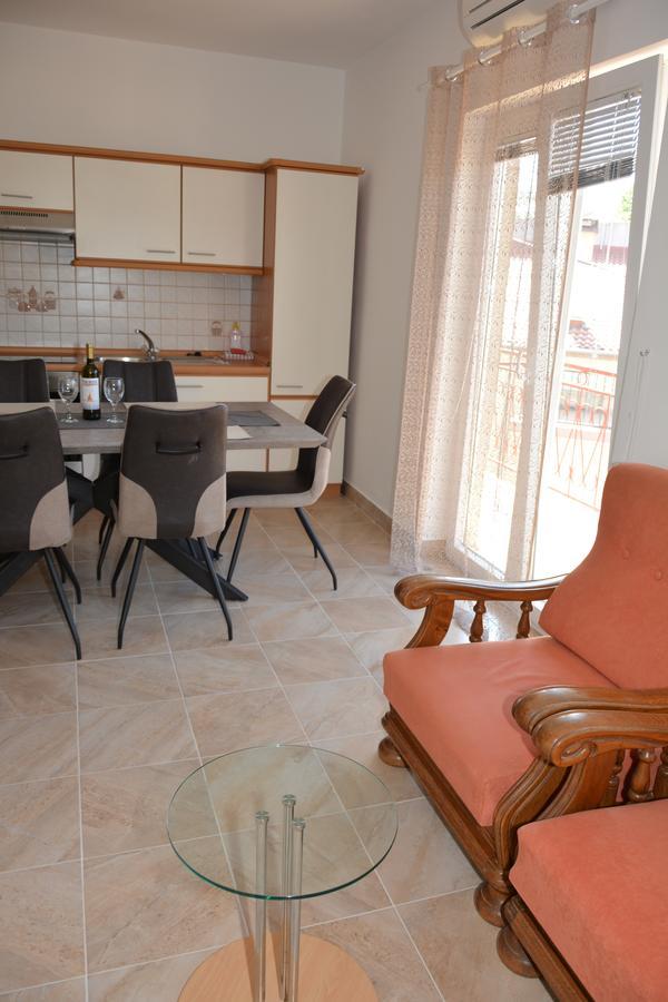 Taris Apartment เซนญ์ ภายนอก รูปภาพ