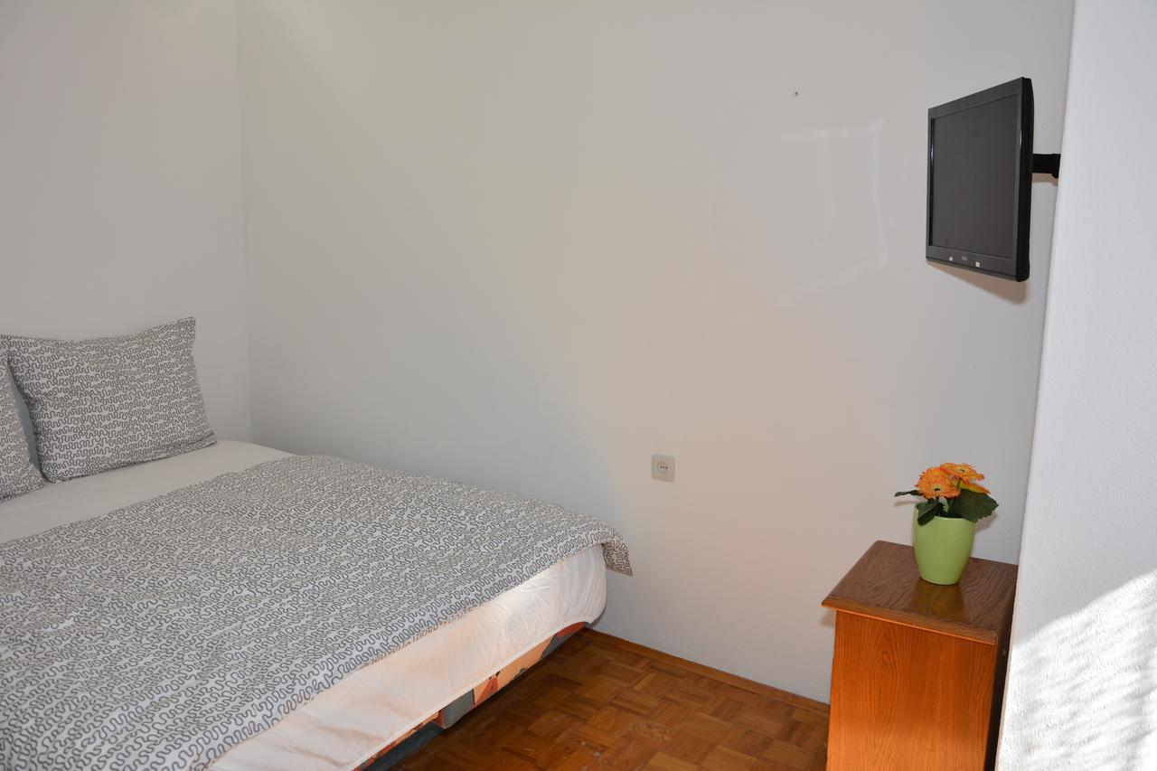 Taris Apartment เซนญ์ ภายนอก รูปภาพ